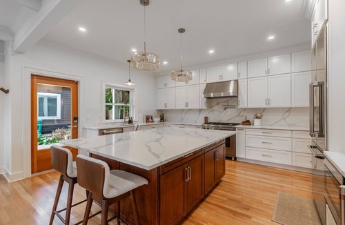 Phinney Ridge House | NEW Phinney Ridge Luxury Retreat | Gym+Game Room