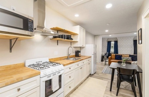 Merion Village Apartment | New Studio, Children's Hospital!