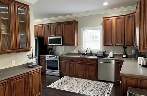 Raleigh House | NEW! Stunning ★ Romantic ★ Modern Home w/Large Backyard and Patio