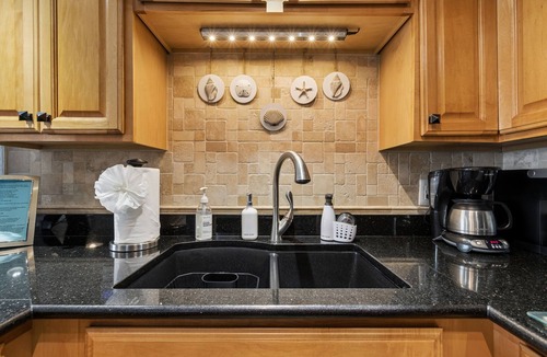 Indian Rocks Beach Condo | New Tastefully Remodeled Direct Gulf Front 1BR/BA Paradise - Very Clean