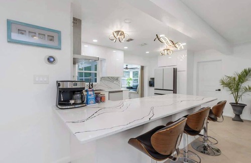 South Pinellas Community Council Villa | NEW! Tropical Paradise with Pool! 5 mins to beach!
