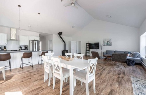 Lunenburg County House | New Waterfront Cottag on Hirtle Lake