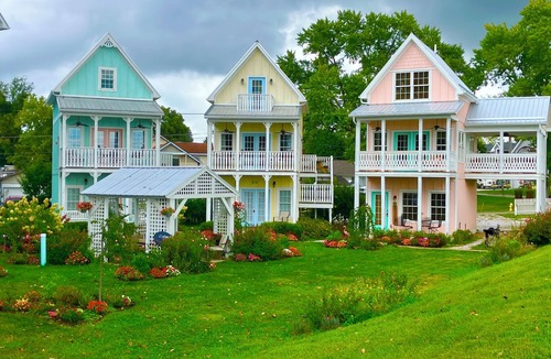 Buckeye Lake Ski Chalet | Newer Buckeye Lake waterfront chalet