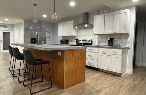South Sarasota House | Newly Remodeled 3bd/3bh | 10 mins to the Beach