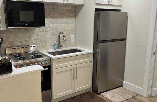 Madeira Beach Cottage | Newly Renovated 1 BR Madeira Beach Cottage