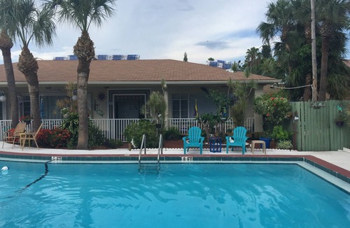 Madeira Beach Cottage | Newly Renovated 1 BR Madeira Beach Cottage