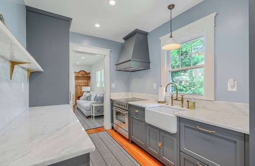 Eastport House | Newly Renovated 2-Bedrom Eastport Home - Park in the Drive and Walk to Downtown