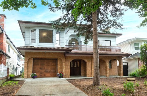 Renfrew-Collingwood House | Newly Renovated Spacious Family Home