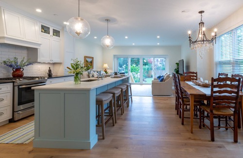 Eastport House | Newly renovated townhome with a fenced yard, gas grill, washer/dryer, central AC