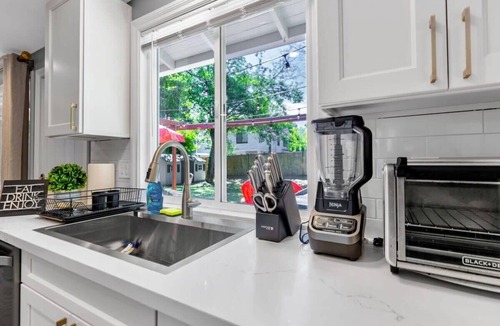South Juanita House | Newly Updated 1F Kirkland House w/AC| Min to I405