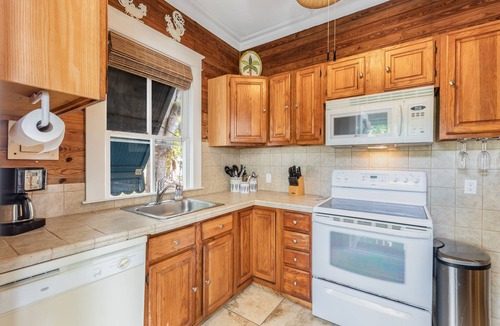 The Meadows Condo | NEWTON'S NEST ~ Adult Only, 1st Floor 1 Bedroom, 1 Bath Condo w/Shared Pool!