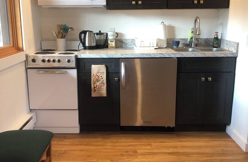 Stanley Apartment | Nice studio with WiFi in charming Stanley