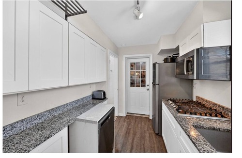 New Carrollton Villa | Nice Villa Cleaning, Bright and quit, it has 4 free parking area, all including