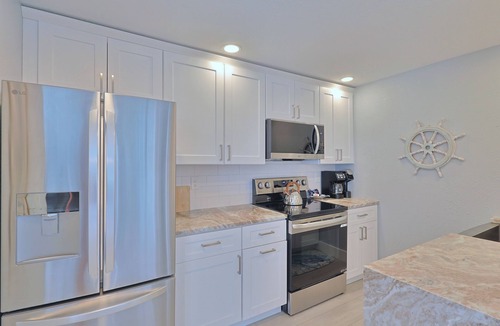 Siesta Key Cottage | Nook Cottage Across street from beach and Heated Pool