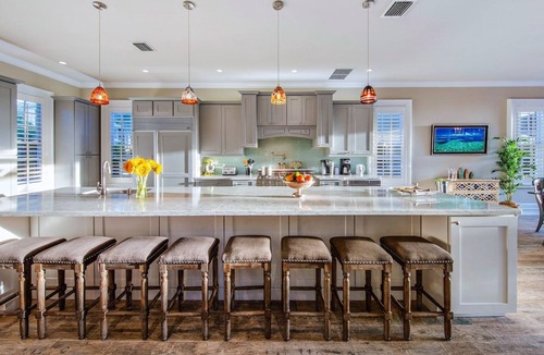 Truman Annex House | *NOONA'S MANSION @ THE ANNEX* Grand Home & Pool + LAST KEY SERVICES.