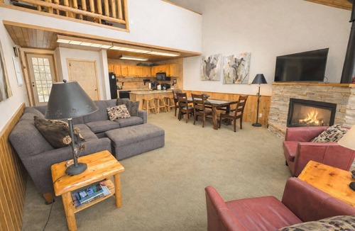 Two Harbors House | North Shore Nirvana: Lakefront, Deck, Fireplace