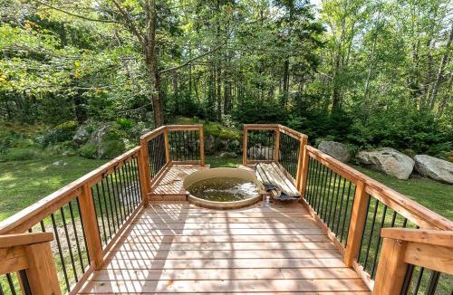 Bay of Fundy & Annapolis Valley House | Nova Scotia A-Frame with Hot Tub