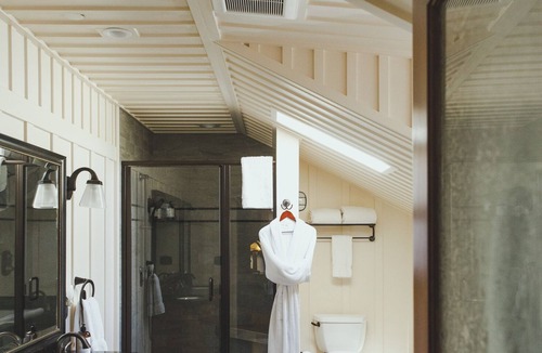 Fort Bragg Hotel | Noyo Harbor Inn Restaurant and Tavern