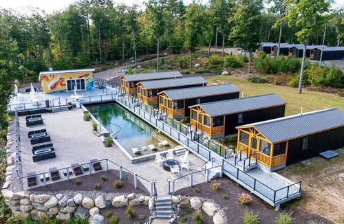 North Sebago Villa | Nuthatch Limit 4 2 Bedroom Cabin