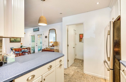 Long Beach Cottage | Oak Island Cottage: Minutes to Long Beach!