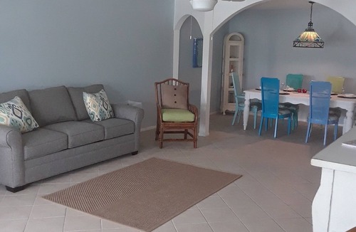 Port Canaveral Villa | Oasis on the Space Coast - 3 bed 2 Bath Villa 3 blocks to the Beach