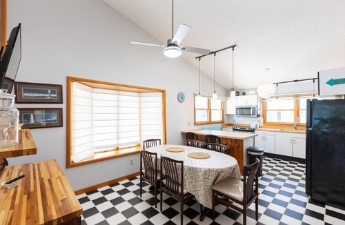 Kitty Hawk Villa | Ocean View End-Unit Townhome | Steps to Beach | Pool, Bikes & More
