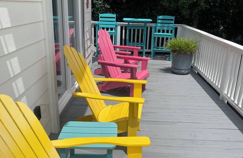 Emerald Isle Cottage | Ocean view family cottage, just steps from the sea and close to everything.