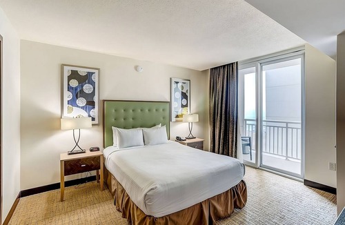 Northeast Virginia Beach Hotel | Ocean View Getaway in Virginia Beach! Outdoor Swimming Pool, Kitchenette!