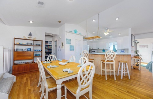 South Nags Head Cottage | OCEAN VIEWS-DOG FRIENDLY- PRIVATE POOL - HOT TUB - 2 MINUTE WALK TO BEACH