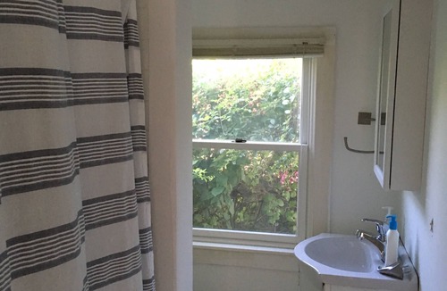 Block Island Cottage | Oceanfront Cottage - 4 BR close to town