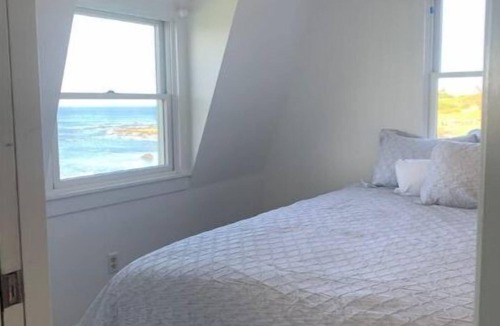 Block Island Cottage | Oceanfront Cottage - 4 BR close to town