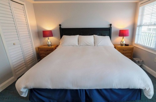 Cape May Hotel | Oceanfront Escape | Two Spacious Suites, Pool, Sauna & Stunning Views