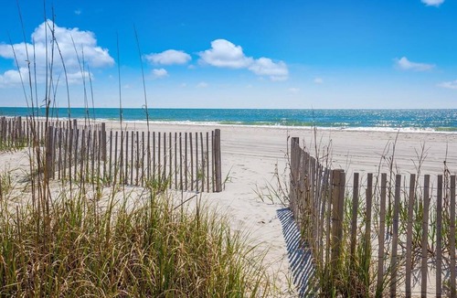 Myrtle Beach Hotel | Oceanfront Premier King Suite 7th Flr