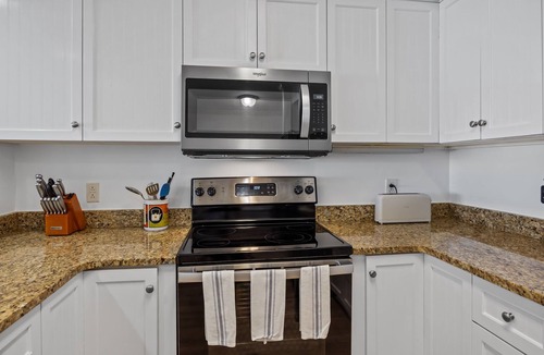 Isle of Palms Villa | Oceanfront, Spacious Condo w/Breathtaking Ocean Views! Community Pool & Elevator!