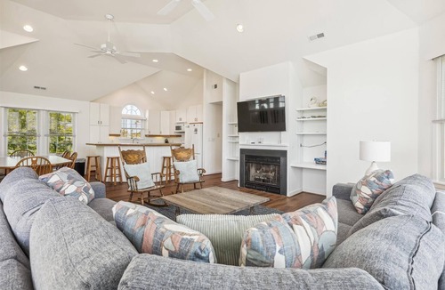 Pine Island House | OCEANSIDE: 600 feet from beach! Pet Friendly! Hot Tub! 400 ft to community pool!