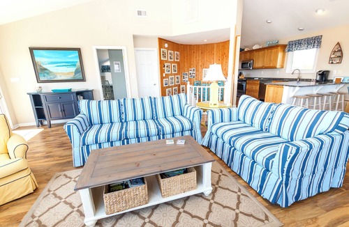 Carolina Dunes House | Oceanside, Private Pool, Hot Tub, Community Pool, CD7, Sandfiddler Lodge
