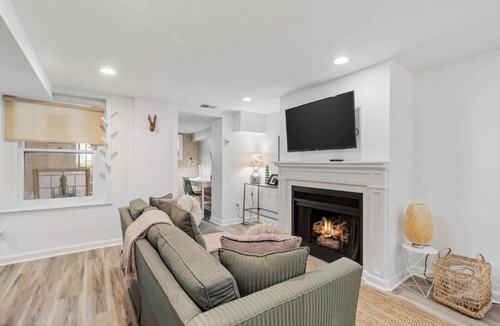 Dupont Circle Apartment | Of Dupont Metro Walk To Georgetown