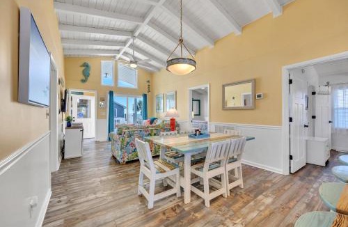 Ocean Isle Beach House | OIB23 Starfish Cottage