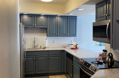 Ludlow Condo | OKEMO SKI IN-OUT. Walk to Pool,Hottubs,bar,free e-car charger