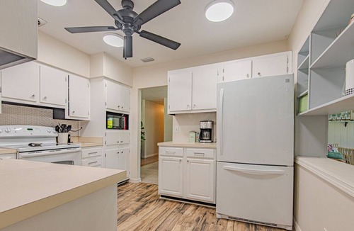 Venice Gardens House | Old Florida Charmer in Venice, FL. Private Pool + King Bed+Parking for Boats/RVs