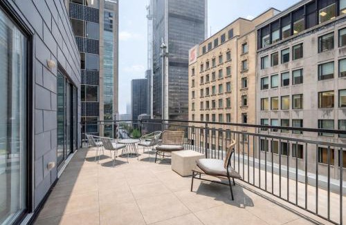 International District Apartment | Old Montreal Penthouse With Huge Terrace II