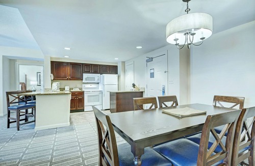 Old Town West Condo | Old Town Alexandria | Four 2BR/2BA King Suites