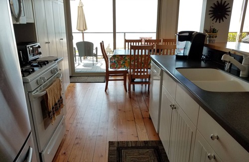 Toro Canyon House | On the Sand in Carpinteria
