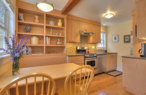 Phinney Ridge House | One-bedroom House and Patio all to yourself in a Great Location