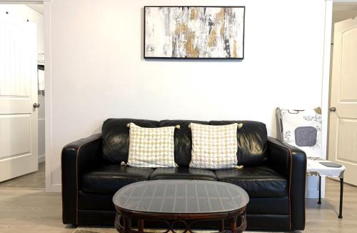 White Rock Bed & Breakfast | One Bedroom Suite B&B with Parking