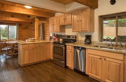 Williams House | Ontario Ave Remodeled Log Cabin on 1 Acre Gateway to Grand Canyon Amazing Views
