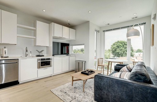 H Street Corridor Apartment | Open H Street 1BR w/W/D, nr Bus Stops & Dining, by Blueground