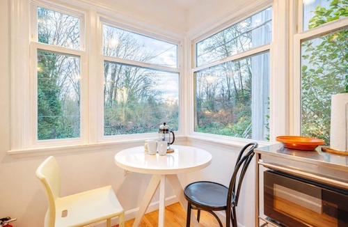 Stevens House | Open Layout w/Patio! Cozy 2BR by the UW Arboretum