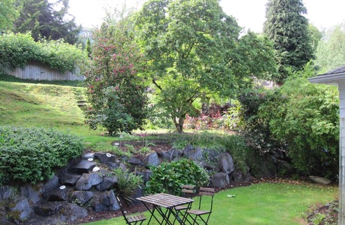 Stevens House | Open Layout with Patio! Cozy 2BR by the UW Arboretum home