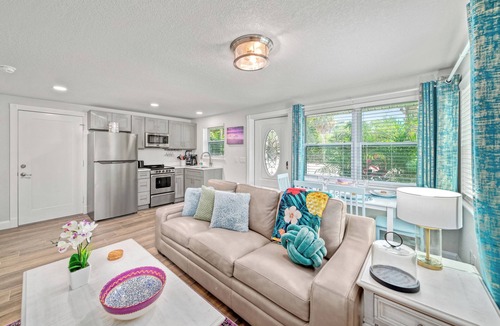 Siesta Key Cottage | Orchid | Relax on SK in Luxury! Heated Pool, Resort Amenities, & Walk to Beach